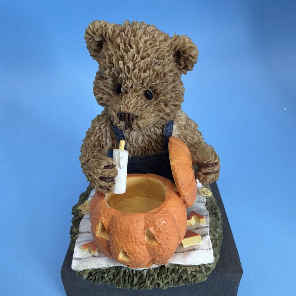 The Windsor Bears of Cranberry Commons- Scott - "Halloween Traditions" Figurine - Picture 1 of 6